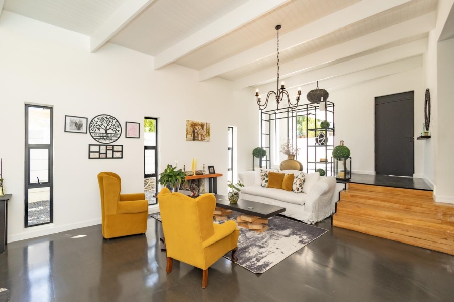 5 Bedroom Property for Sale in Elim Western Cape